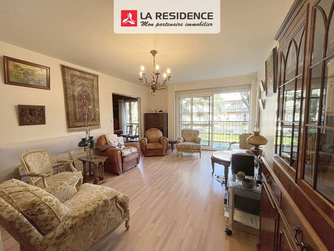 Appartement à VELIZY-VILLACOUBLAY