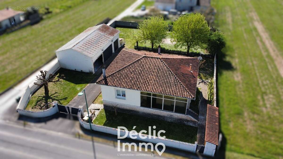 Maison à TROIS-PALIS