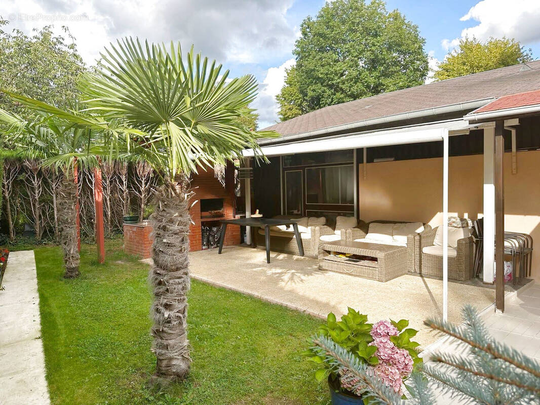 Maison à MERU