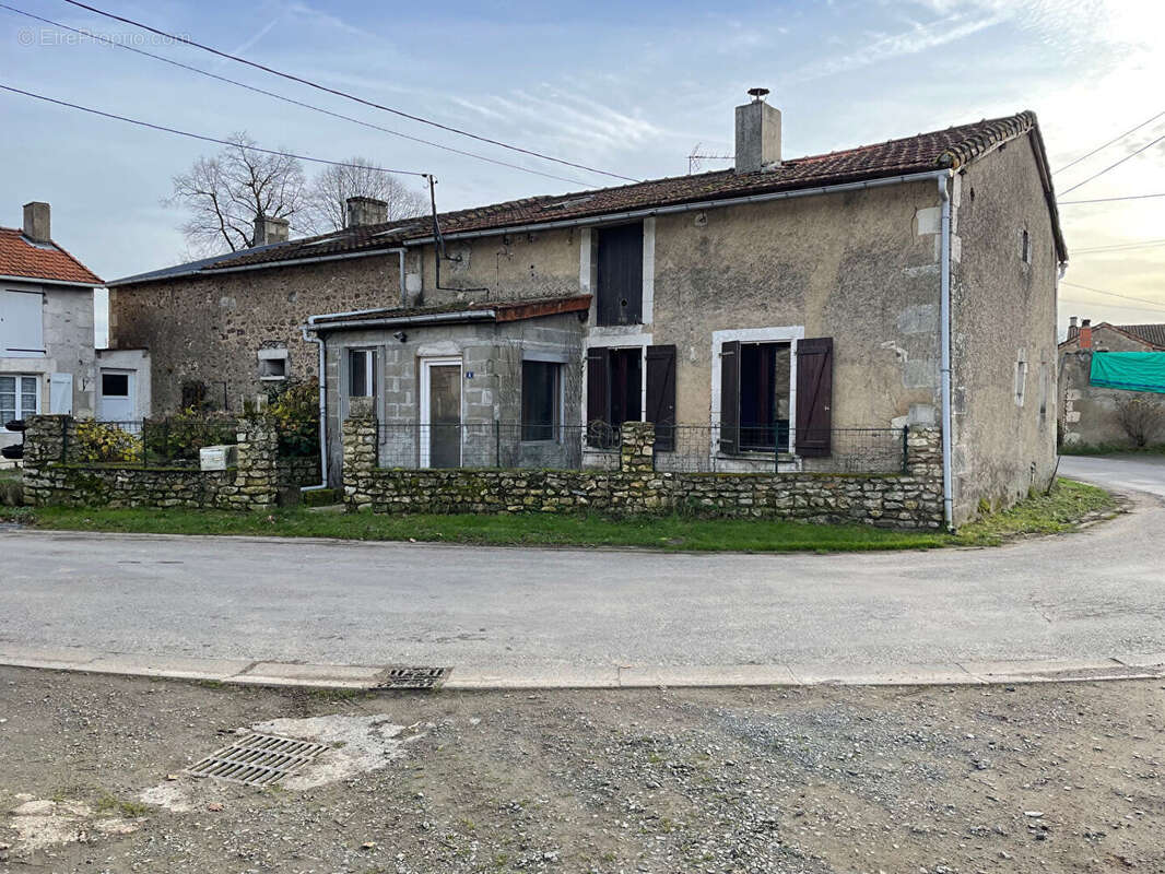Maison à SAINTE-RADEGONDE