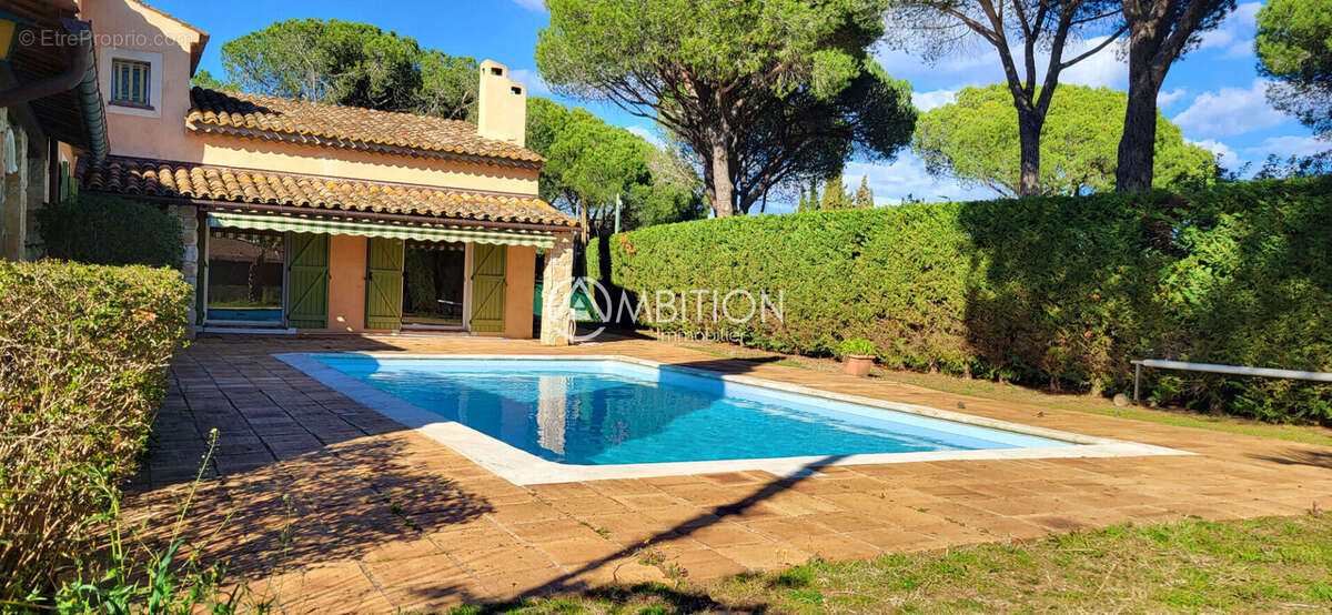 Maison à PUGET-SUR-ARGENS