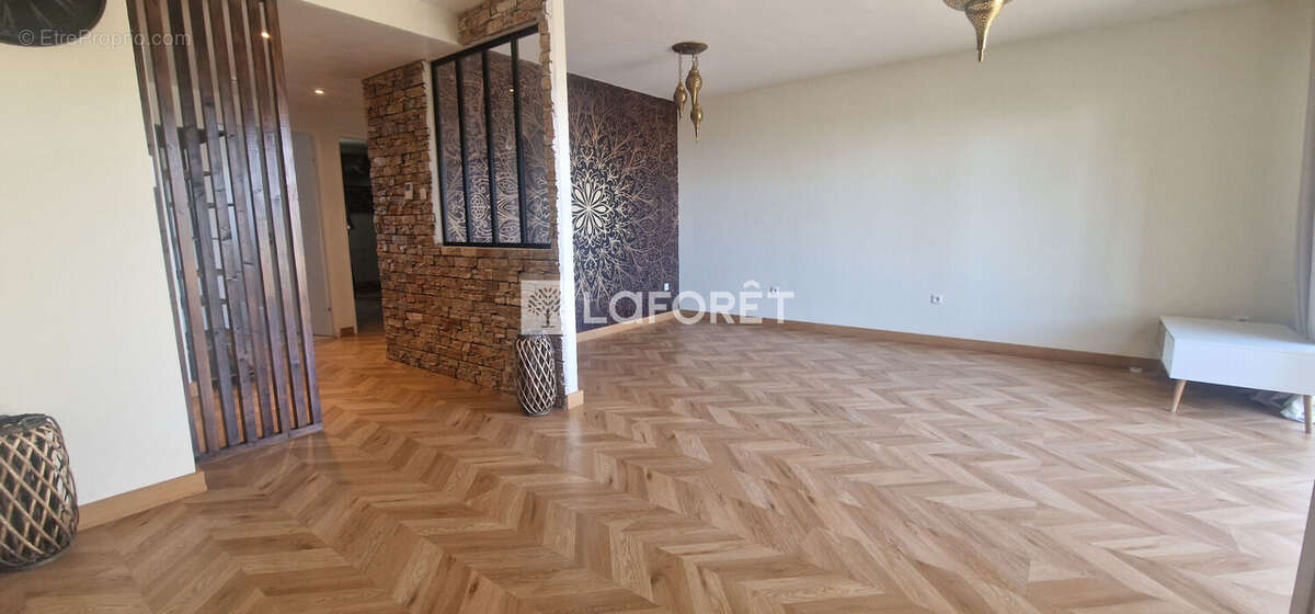 Appartement à JUVIGNAC