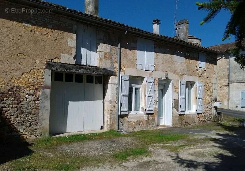 Maison à CHARRAS