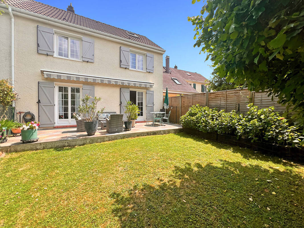 Maison à DAMMARIE-LES-LYS