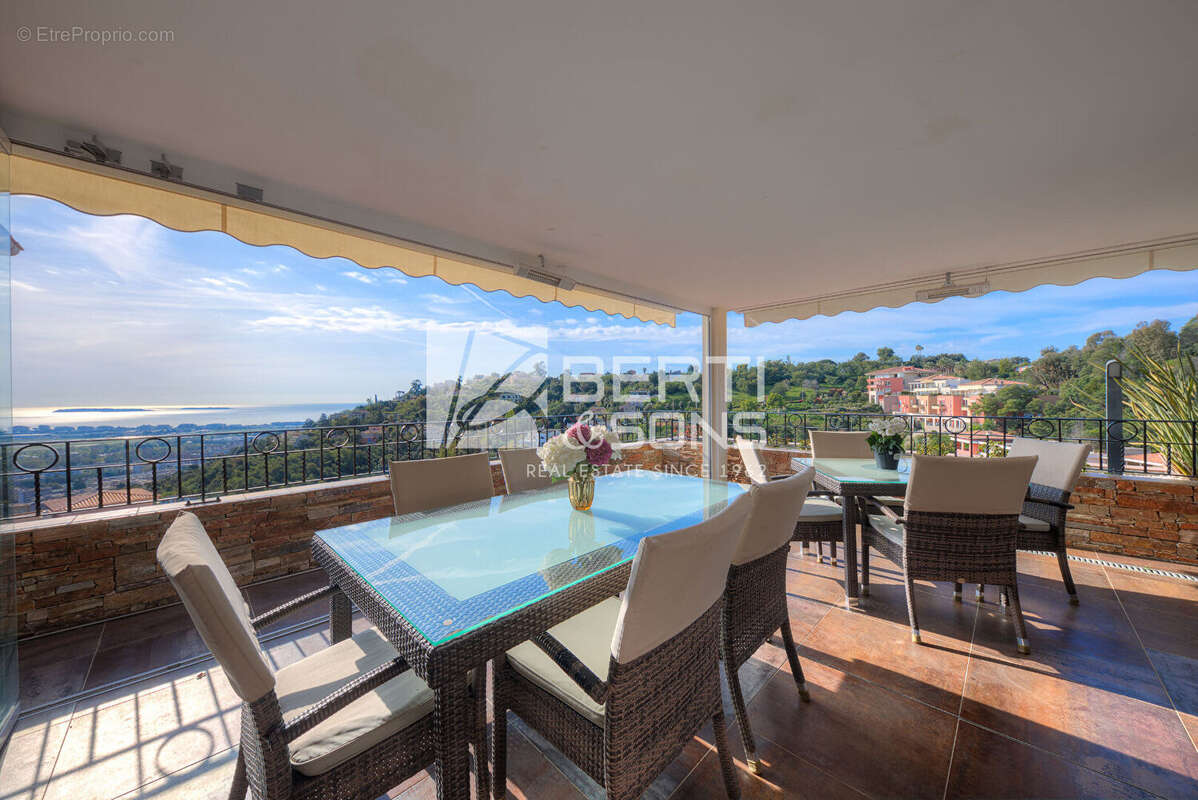 Appartement à MANDELIEU-LA-NAPOULE