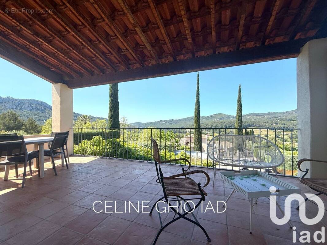 Photo 1 - Maison à LE CASTELLET