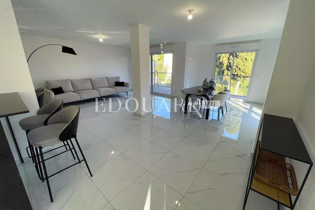 Appartement à ROQUEBRUNE-CAP-MARTIN