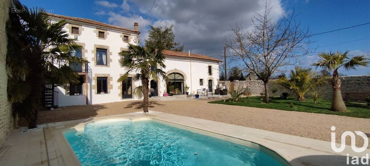 Photo 1 - Maison à SOUVIGNE