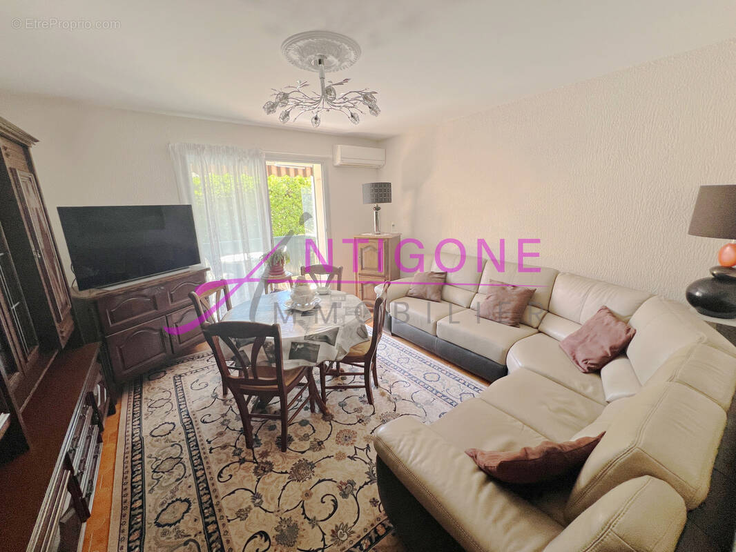Appartement à SANARY-SUR-MER