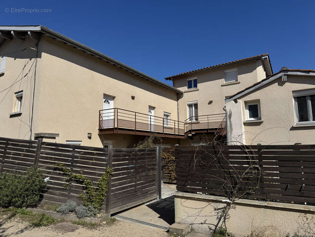 Appartement à CRAPONNE