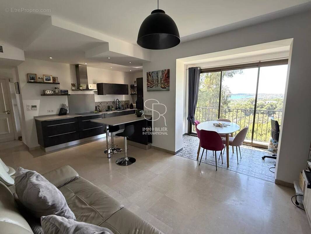 Appartement à VILLENEUVE-LOUBET