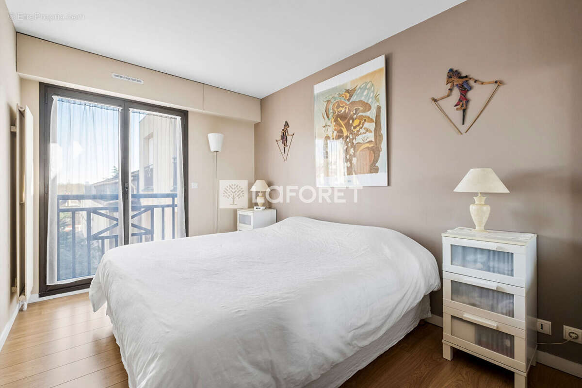 Appartement à SURESNES