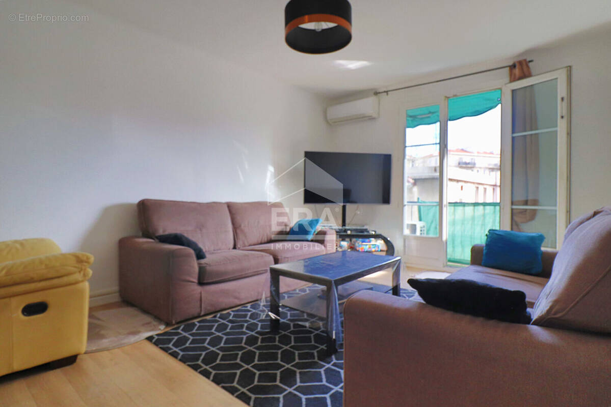 Appartement à MARSEILLE-5E