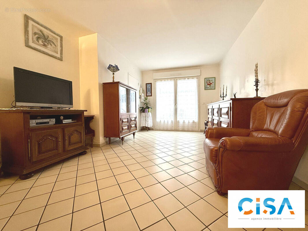 Appartement à LE MESNIL-EN-THELLE