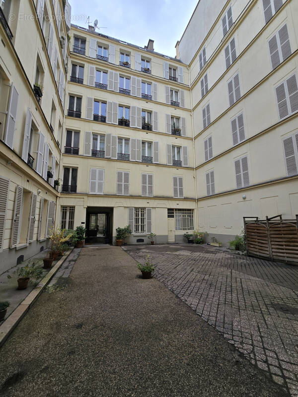 Appartement à PARIS-8E