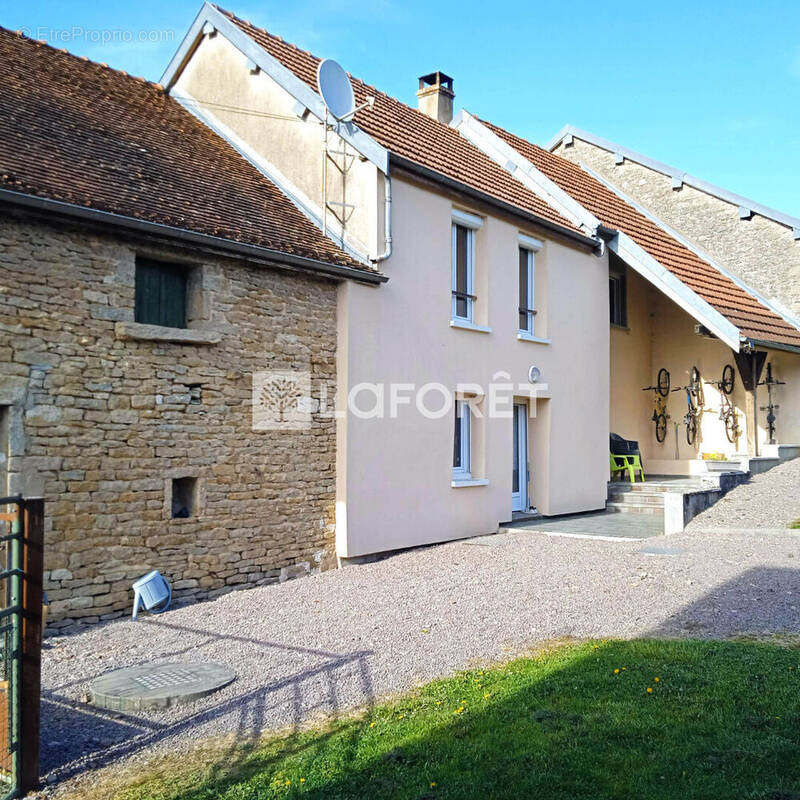 Maison à SAFFRES