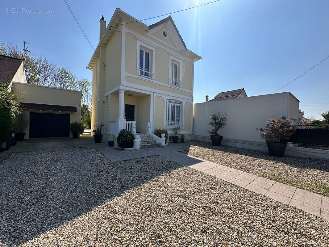 Maison à ANDILLY