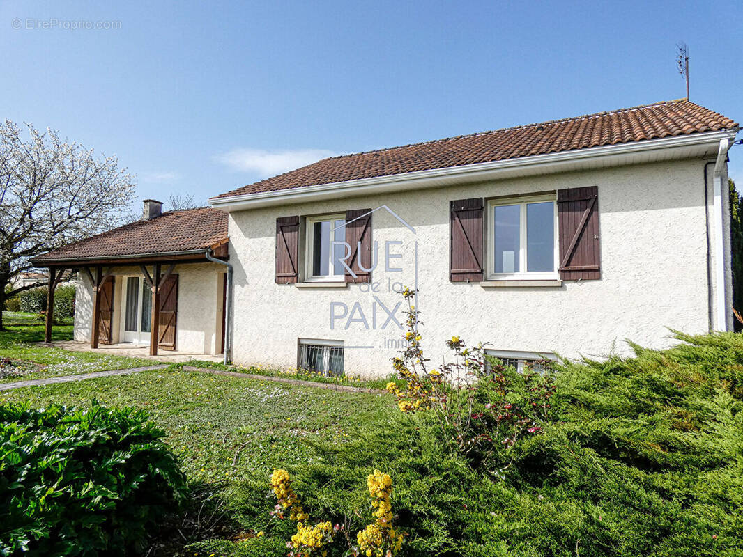 Maison à VOUILLE