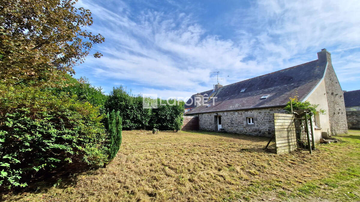 Maison à COMBRIT