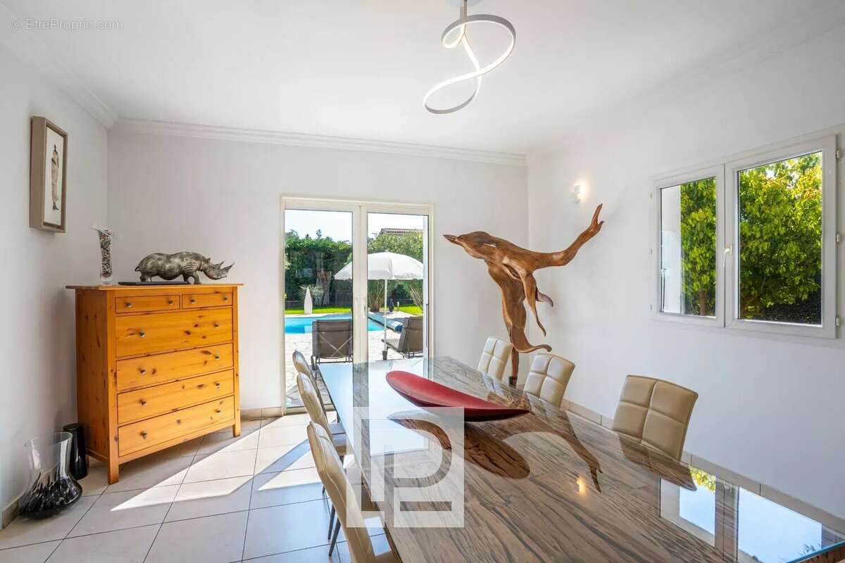 Maison à MOUGINS