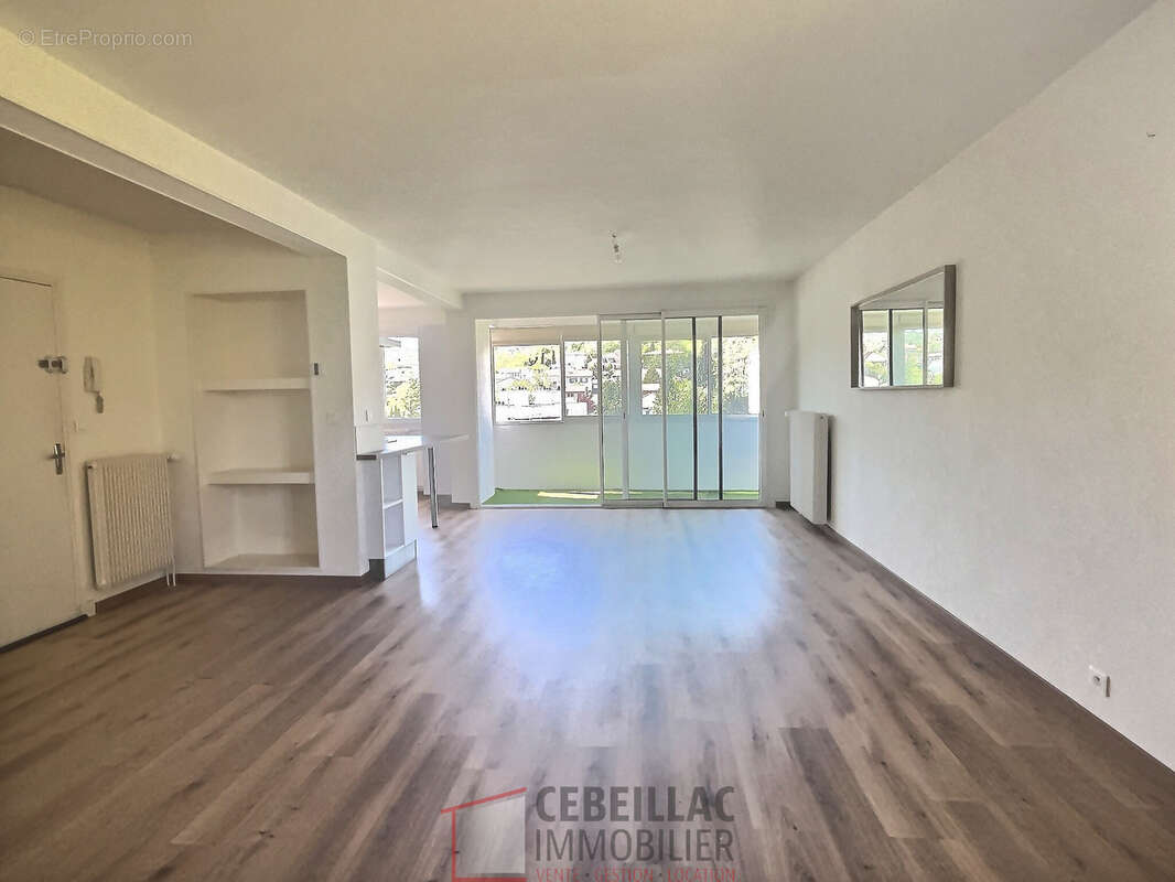 Appartement à ROMAGNAT