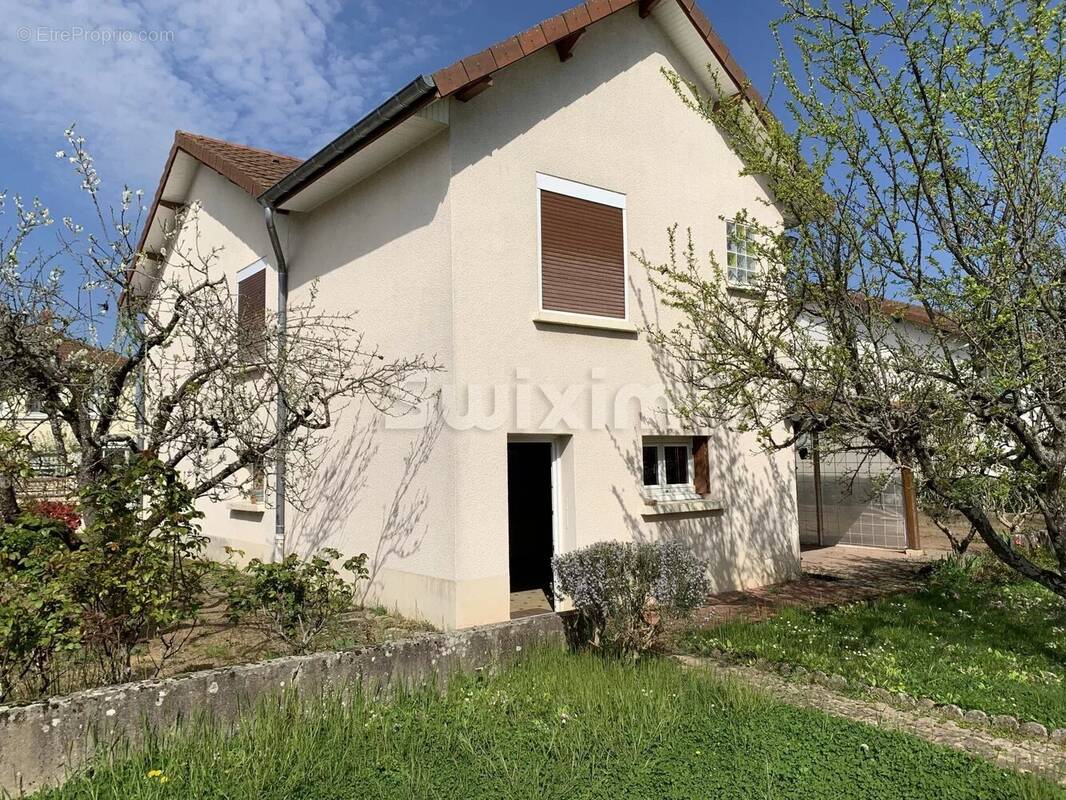 Maison à CHATENOY-LE-ROYAL