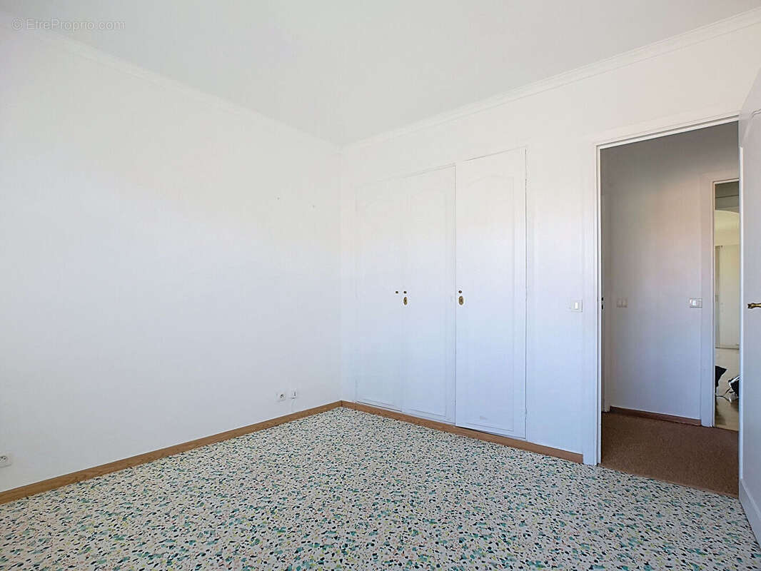 Appartement à VALLAURIS