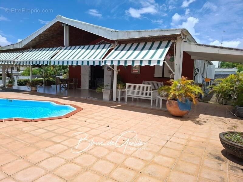 Maison à BAIE-MAHAULT