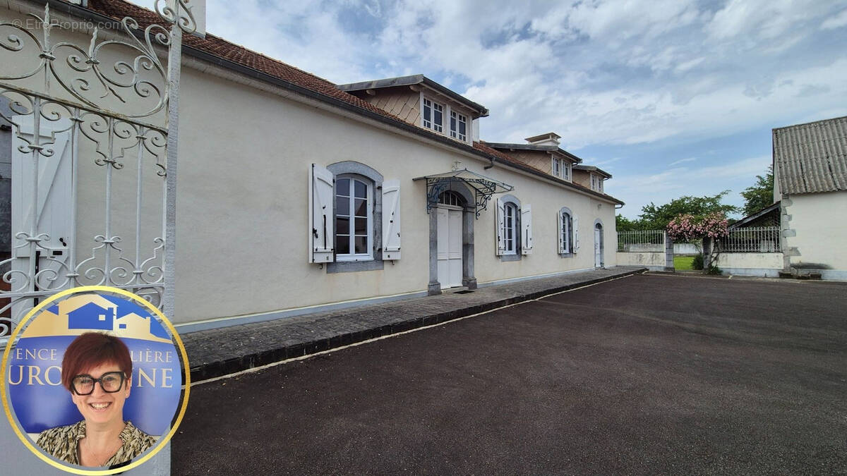 Maison à PONTACQ