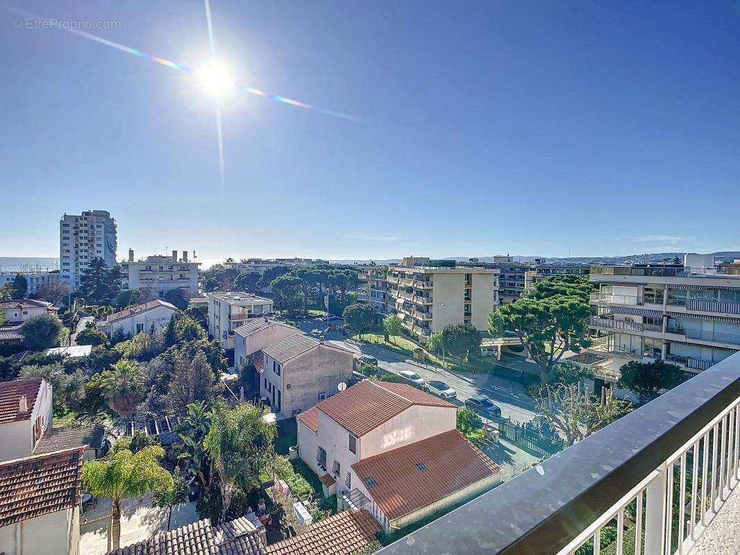 Appartement à SAINT-LAURENT-DU-VAR
