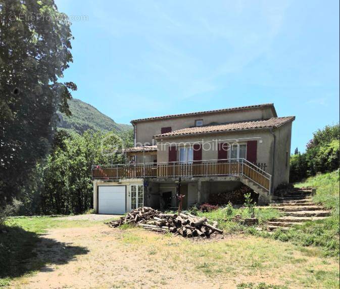 Maison à MOLIERES-CAVAILLAC