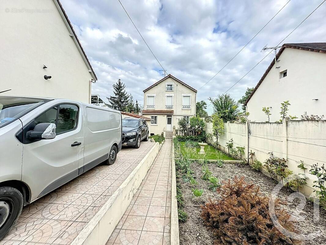 Maison à GARGES-LES-GONESSE