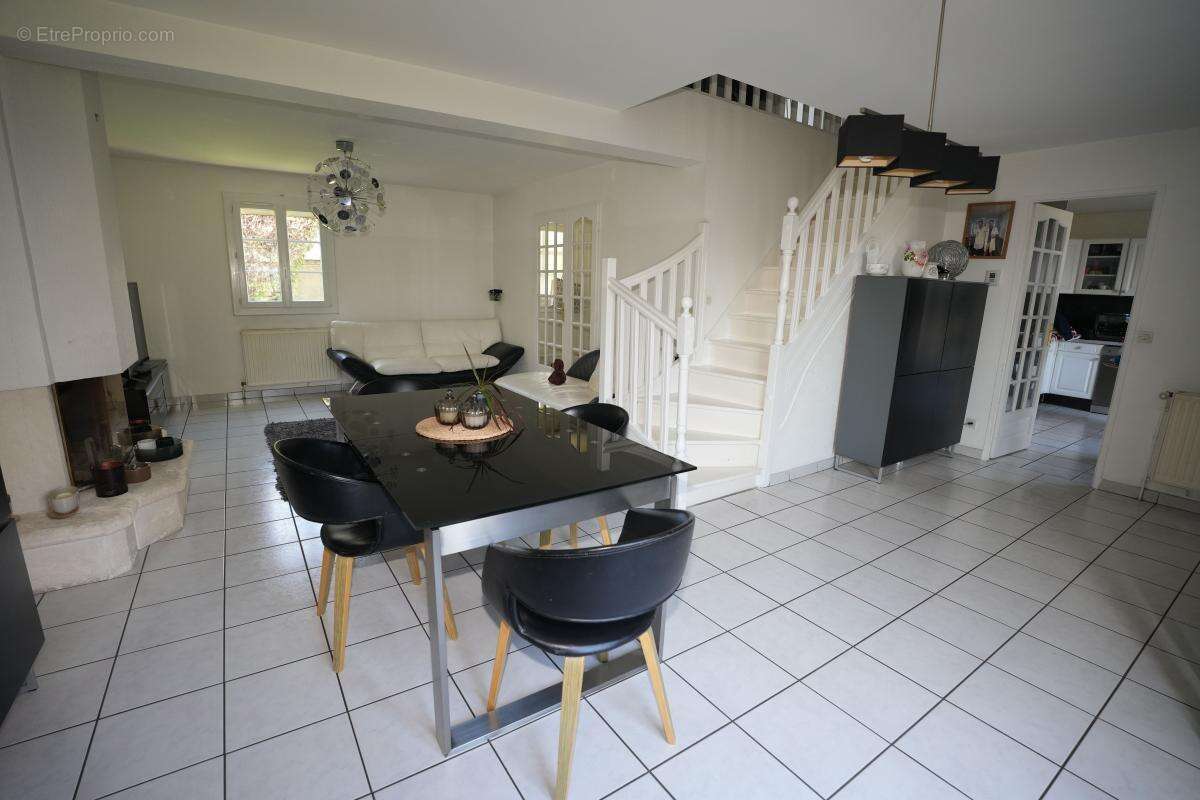 Maison à NEUILLY-PLAISANCE
