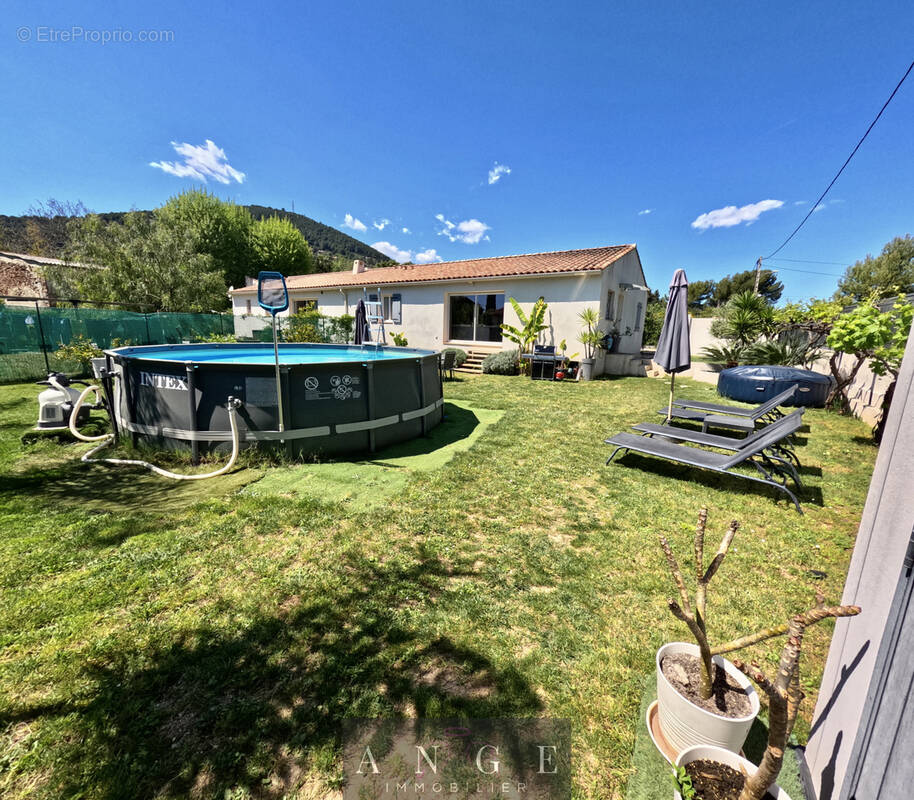 Maison à SOLLIES-VILLE
