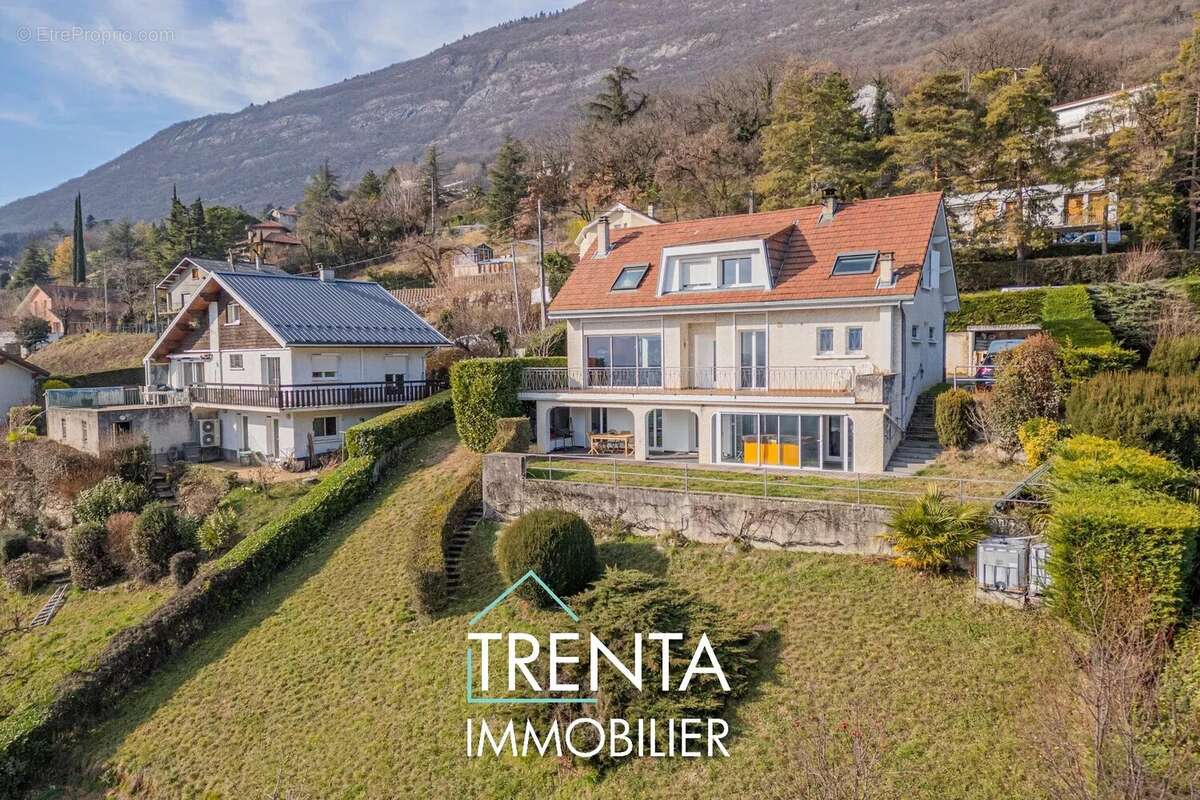 Maison à VEUREY-VOROIZE