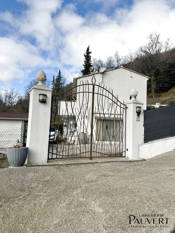 Maison à COURSEGOULES