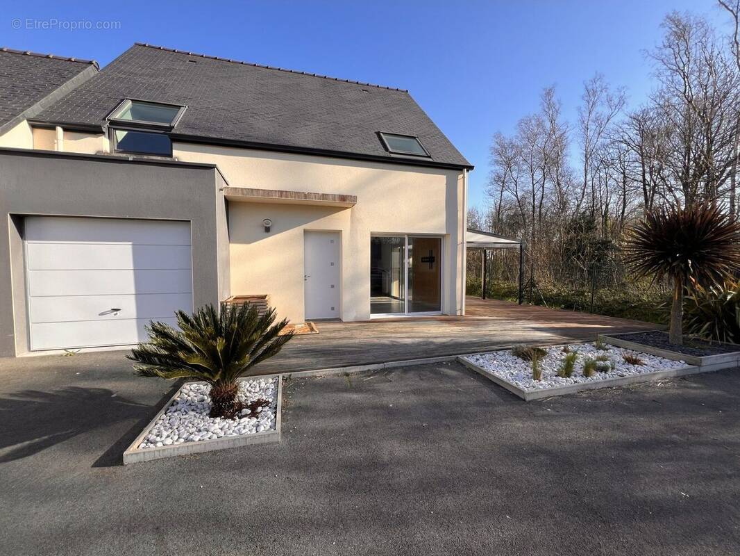 Maison à MINIAC-MORVAN
