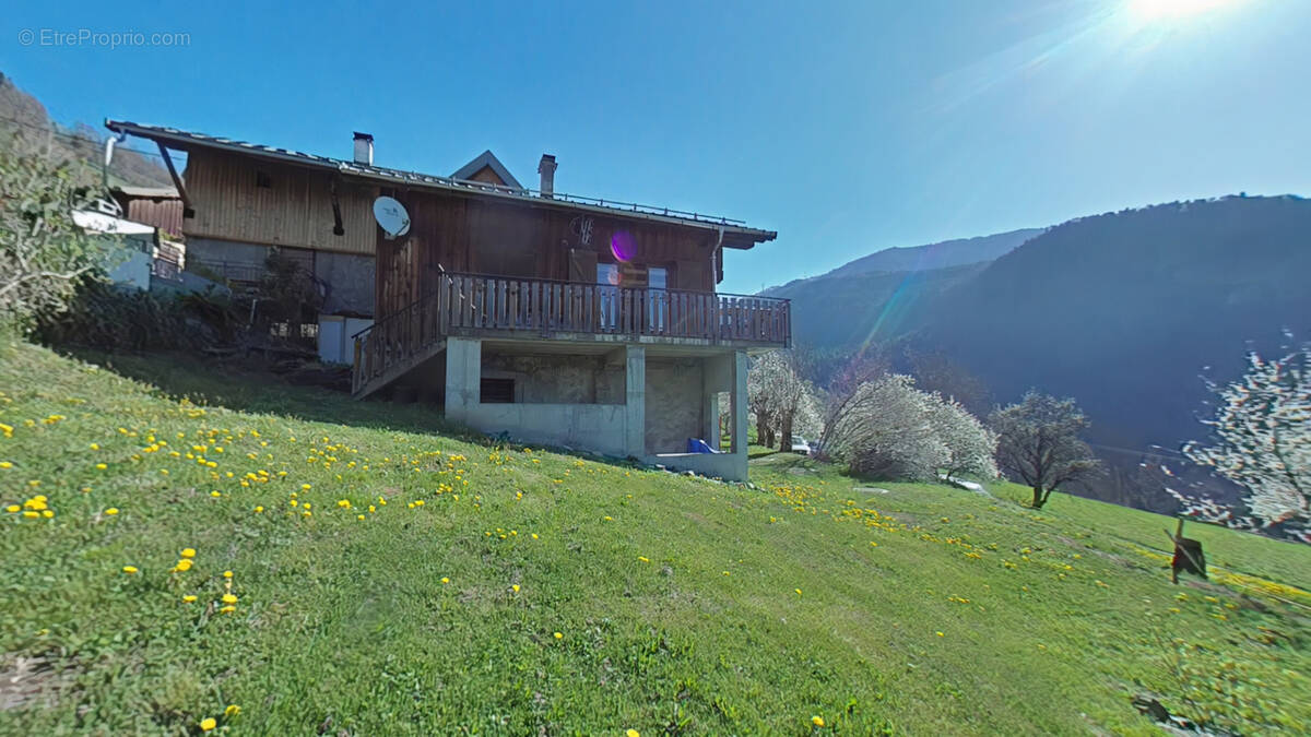 Appartement à LA LECHERE