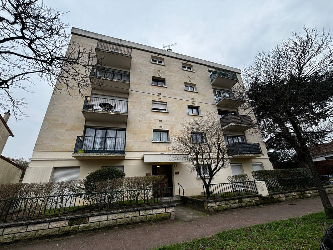 Appartement à SAINT-MAUR-DES-FOSSES