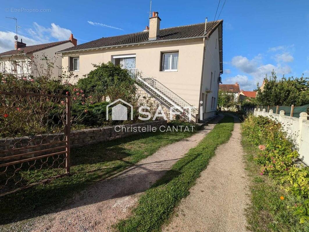 Photo 1 - Maison à MONTLUCON