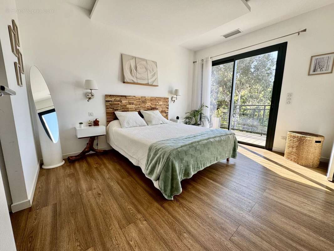 Maison à VALLAURIS
