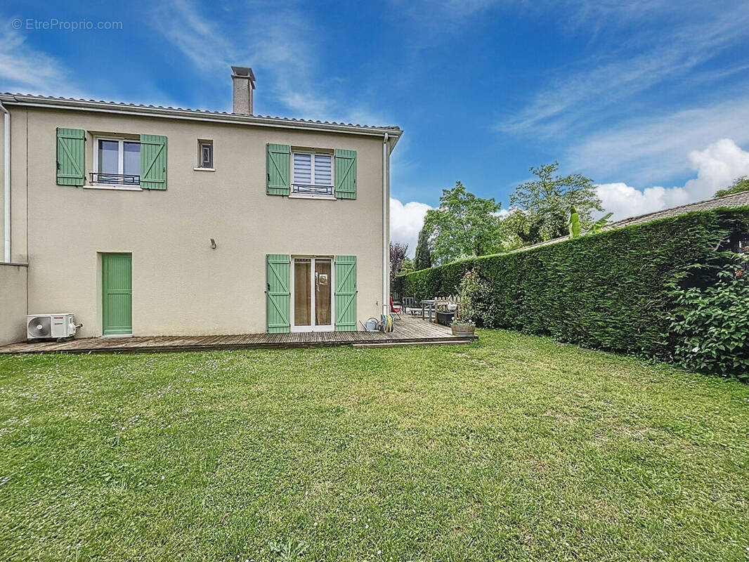 Maison à BLANQUEFORT