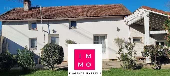 Maison à CHELLE-DEBAT