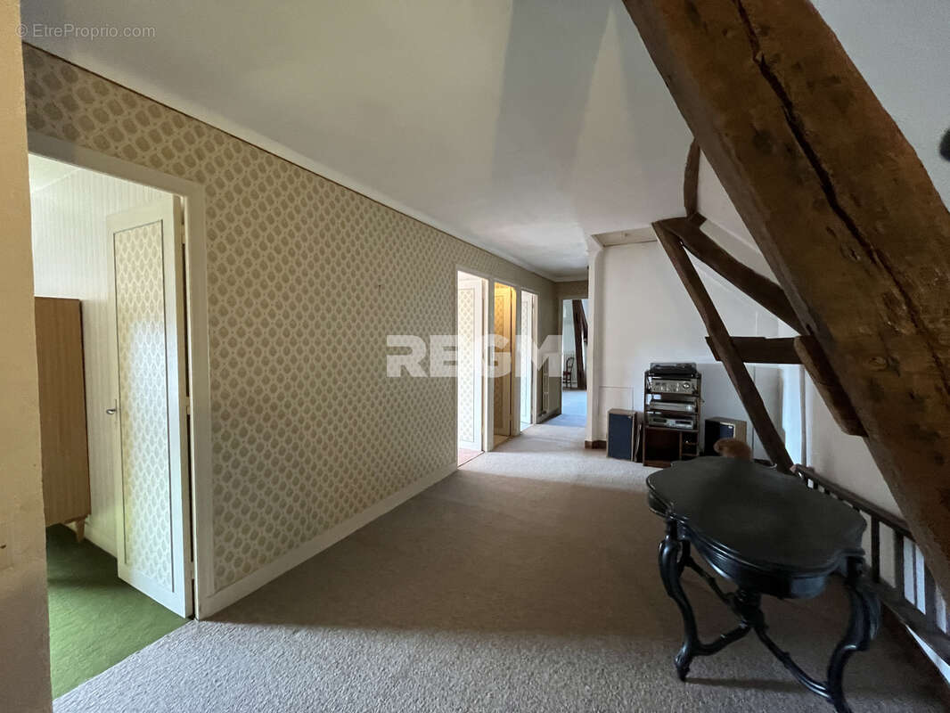 Maison à LA CHAPELLE-LA-REINE