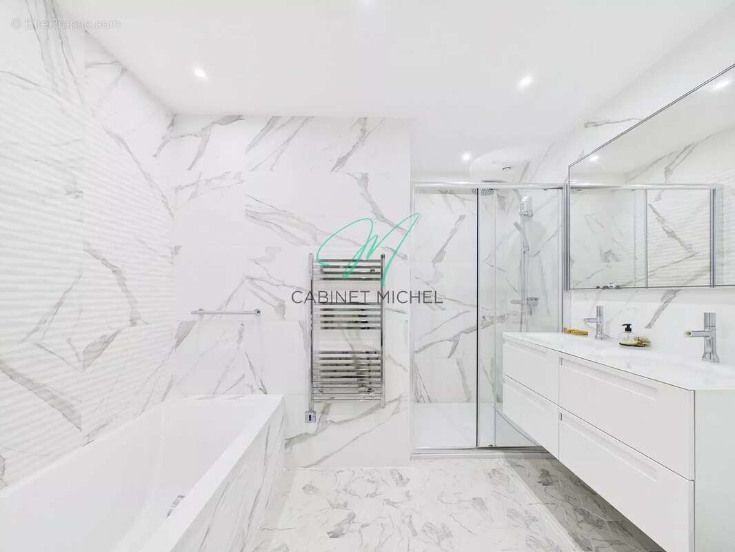 Appartement à MANDELIEU-LA-NAPOULE