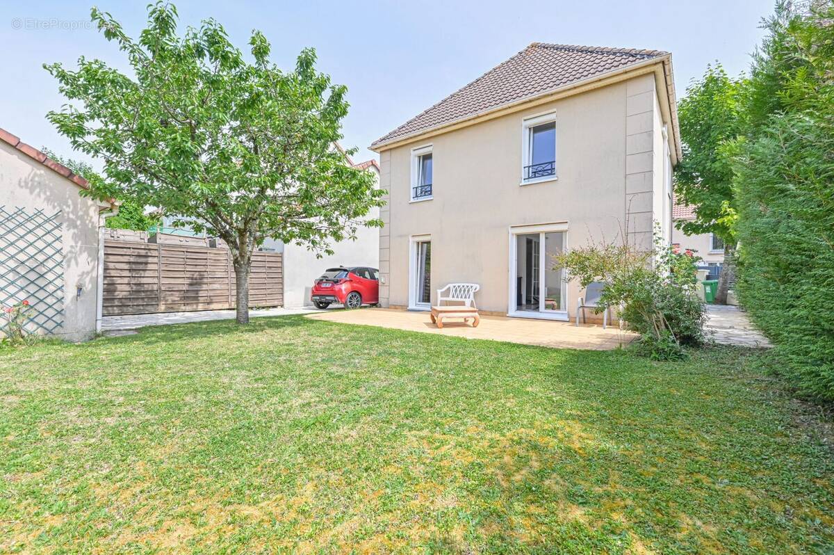 Maison à LIMEIL-BREVANNES