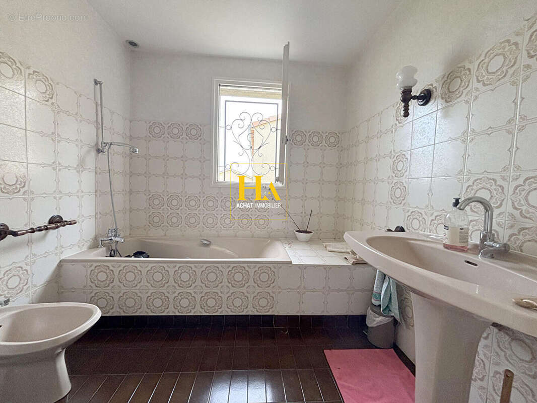 Maison à SERVES-SUR-RHONE
