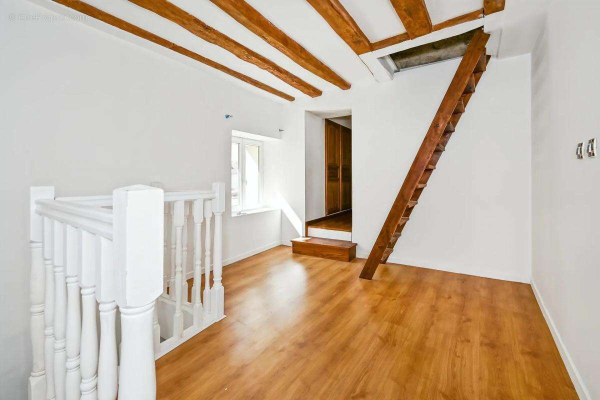 Maison à BEAUNE-LA-ROLANDE