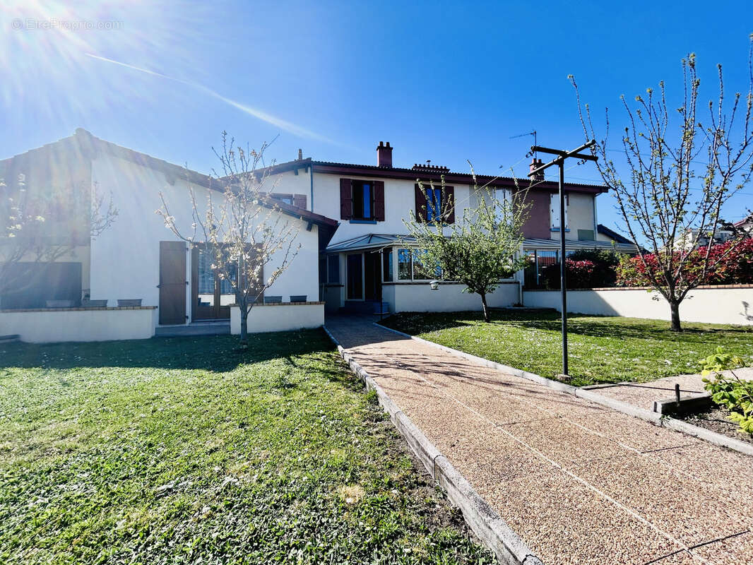 Maison à CLERMONT-FERRAND
