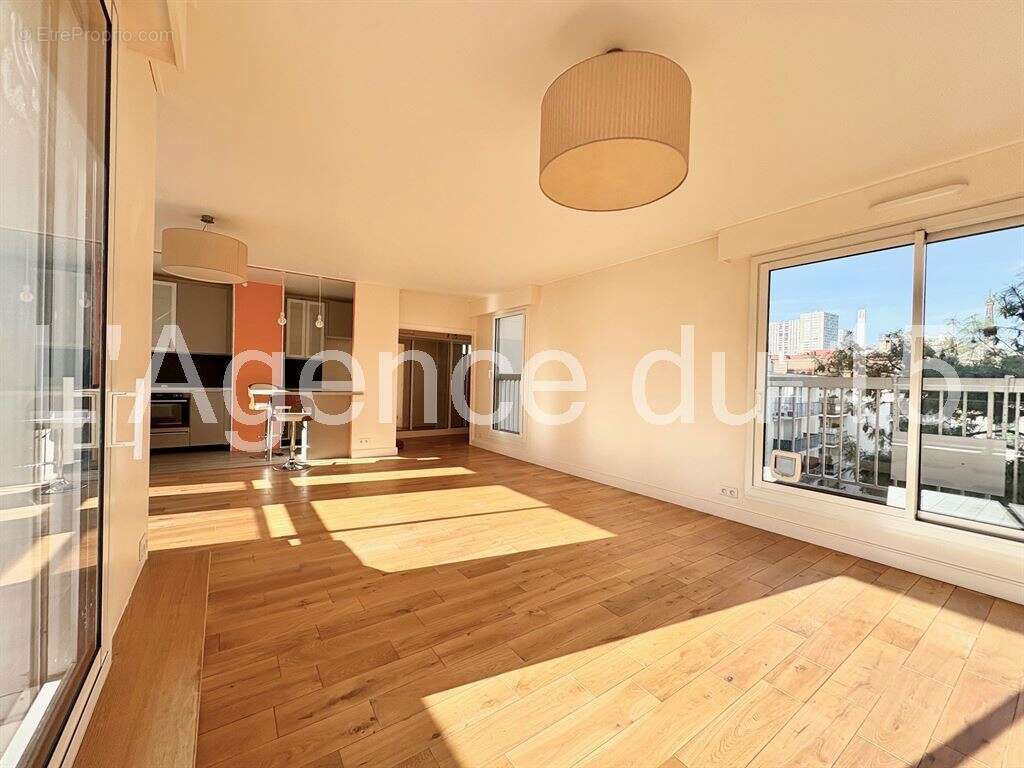 Appartement à PARIS-15E
